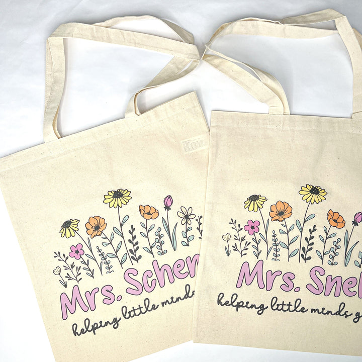 Personalized Teacher Tote Bag | Helping Little Minds Grow | Design 1